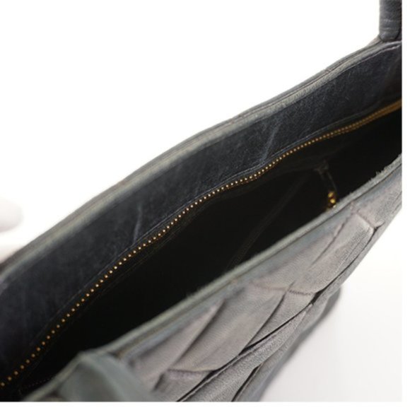 Authentic Chanel Medallion Lambskin tote black - Picture 6 of 7